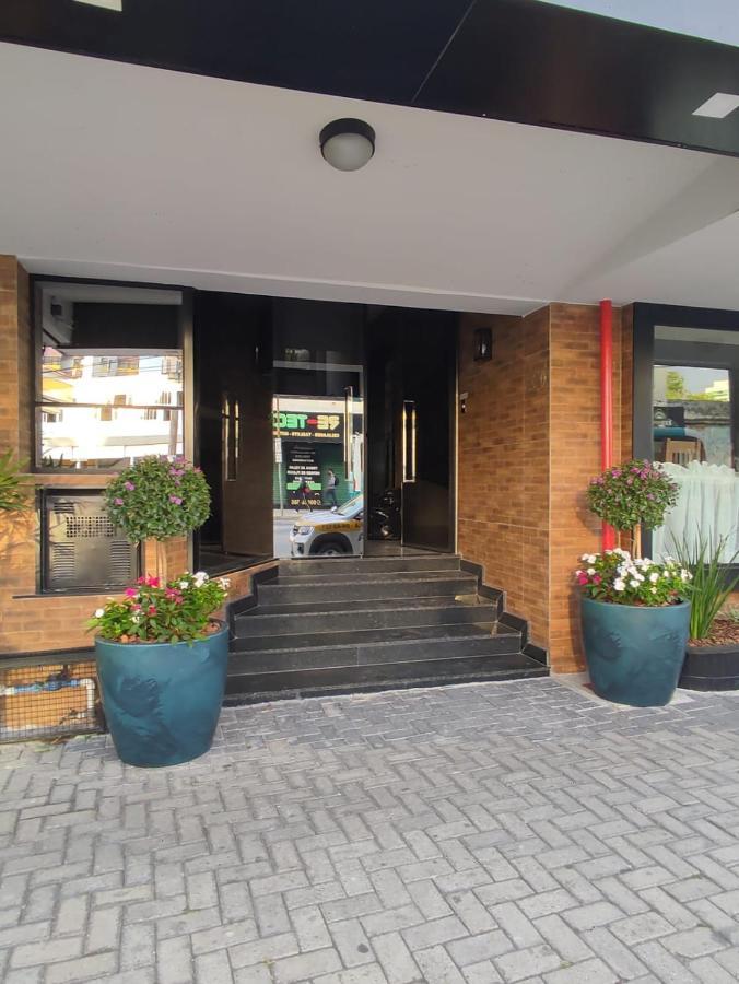 Avenida Hotel De Резенди Экстерьер фото